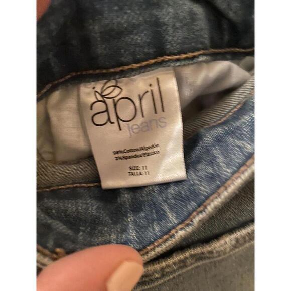 APRIL Jeans With Hummingbird Embordered. Size 11 Juniors - Picture 6 of 6